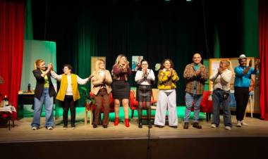 “Dra. Mirta, la Terapeuta de Parejas Desparejas” se despide del escenario con una última función en el Multiespacio Luis Ángel Oviedo
