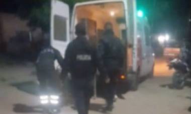 Grave episodio de violencia de género en Chepes: una mujer resultó gravemente herida y la Policía debió rescatar a un hombre del techo de una vivienda