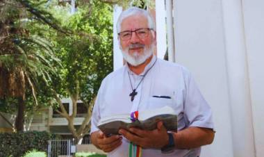 El párroco de Chepes destacó el mensaje de esperanza y unidad ante la llegada del papa León XIV a la Argentina