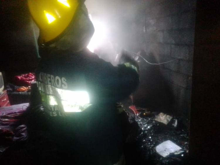 Chepes: Intervienen Bomberos Voluntarios en incendio estructural.   