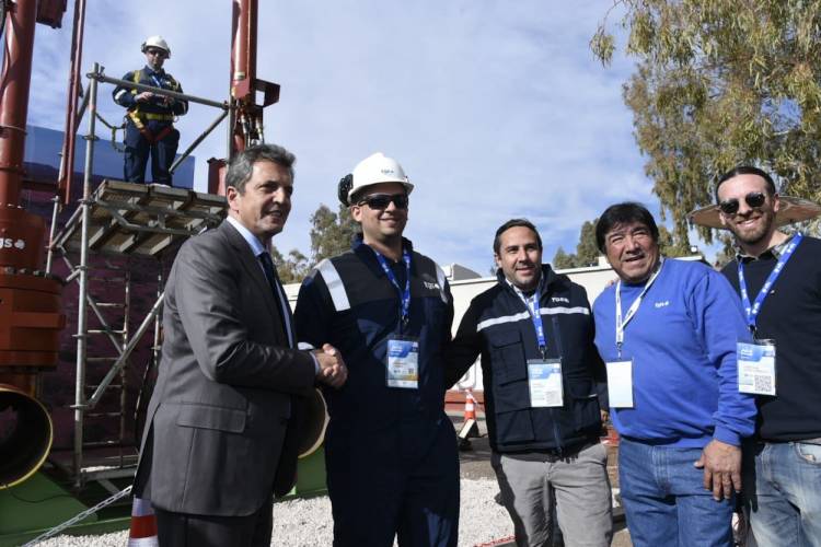 Sergio Massa anunció en Neuquén medidas para aumentar la producción de gas y petróleo.