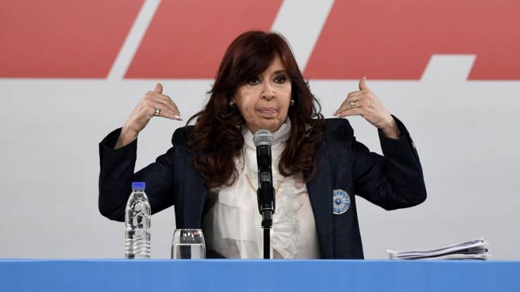 Cristina Fernández solicitó la ampliación de su declaración indagatoria para este martes.