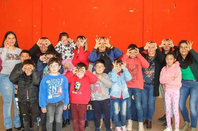 Centro Integrador Comunitario de Chepes: se realizó la entrega de anteojos del programa "Mirarnos".