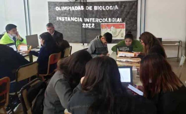 En la Escuela Normal Superior se realizó la instancia intercolegial de Olimpiadas de Biología.