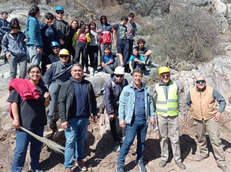 Chepes: Por gestión del dip. Godoy alumnos de la EPET en la obra hídrica El Totoral de la Sierra.