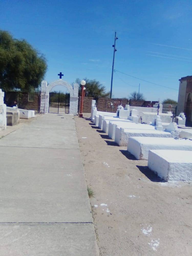 Día de los Santos Difuntos: Gobierno municipal continua con las tareas de limpieza y mantenimiento de cementerios en el departamento.