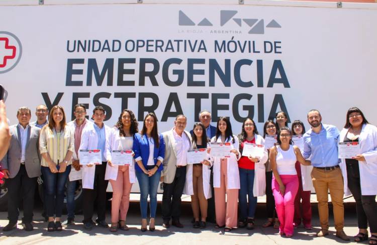 El gobernador Ricardo Quintela anunció aumento en las guardias médicas y la reconstrucción del Hospital de Catuna.