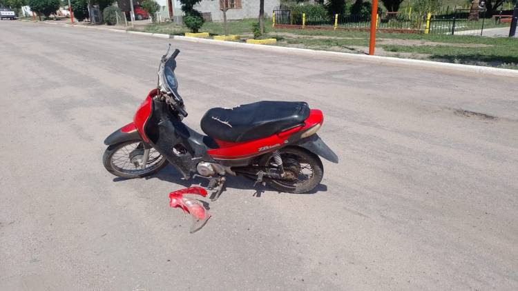 Motociclista impactó contra un potrillo en Desiderio Tello.