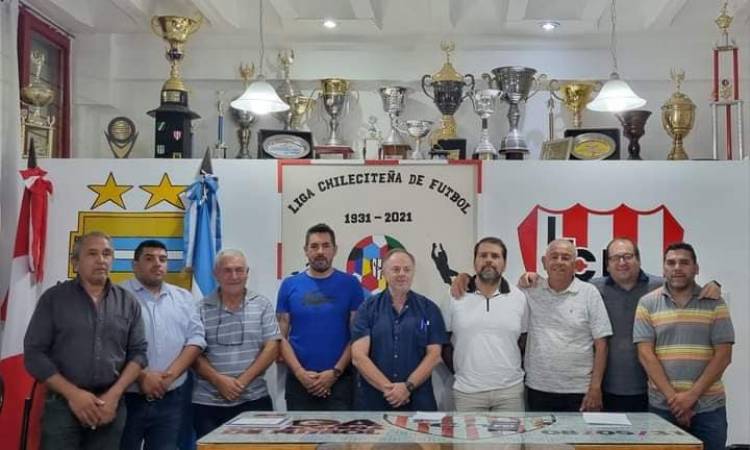Reunion de la Federación Riojana de Fútbol: avanza la homologación de las ligas y la concreción de torneos provinciales.