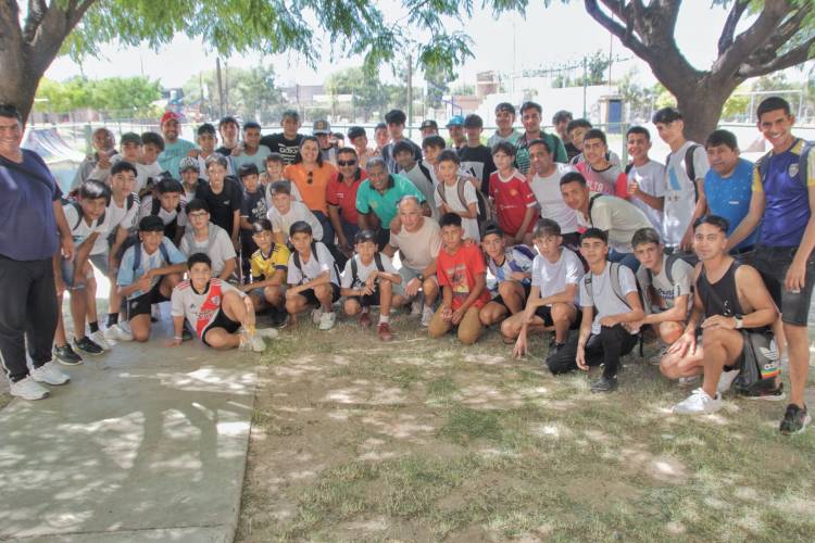 Fútbol juvenil: La Diputada Carrizo acompañó la presentación del combinado de Fútbol de los Llanos.