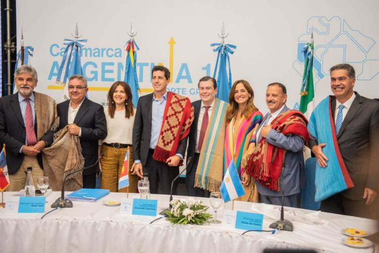 El gobernador Ricardo Quintela y el ministro Daniel Filmus firmaron un convenio para la construcción de un nuevo Polo Tecnológico.