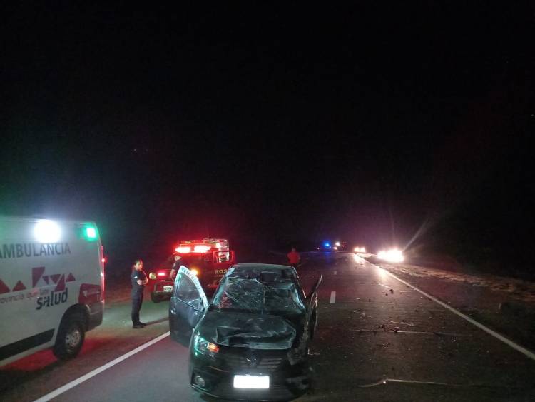 Talamuyuna: Un automóvil chocó con un colectivo en Ruta Nacional Nº. 38.