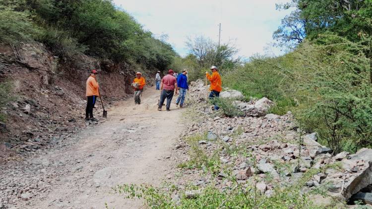 Zona Norte: Apertura de Camino een el tramo Casas Viejas y Quebrada del Vallecito.