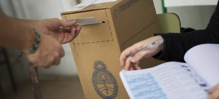 7M: Riojanos residentes en Córdoba podrán viajar gratis a votar.