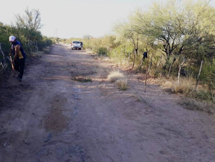 El Totoral: Mantenimiento y desmonte de caminos rurales.