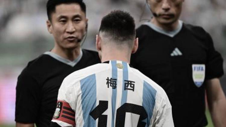 Argentina, con goles de Messi y Pezzella, derrotó a Australia en Beijing.