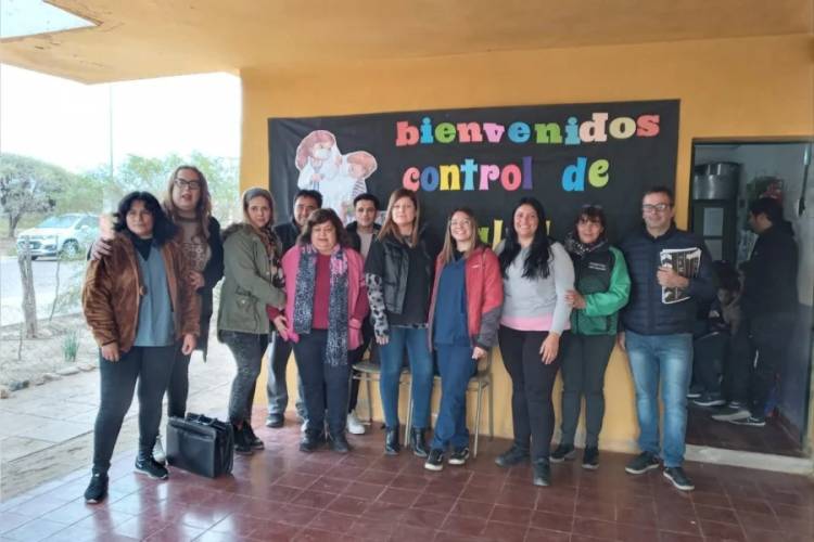 Equipo de “Crecer Sanos” visitó la Escuela del distrito de Villa Chepes.