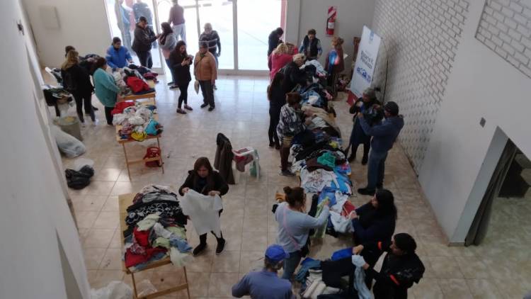 Chepes: fundación "Ropa por Remedio" estuvo este miercoles en el multiespacio "Luis Ángel Oviedo"