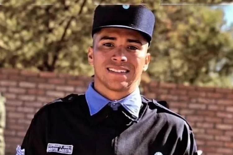 Chepes: joven policía encontró un celular y lo devolvió a su dueña