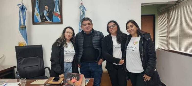 Mes Rosa: Intendente Gallardo recibio a integrantes de la Asociacion Las Leonas Chepes