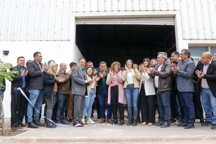 Inauguraron en Chepes refacciones de la Cooperativa de Trabajo Textil Beraca