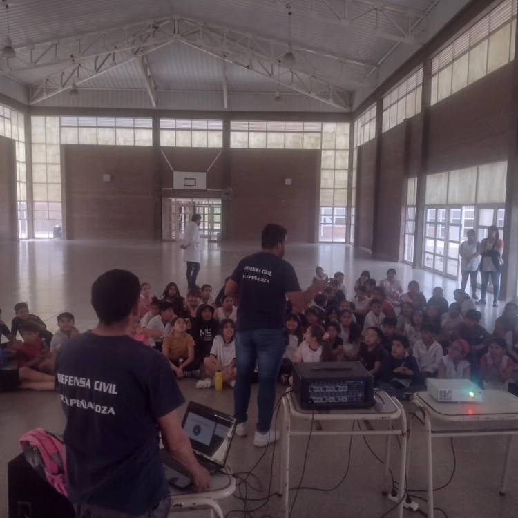 Chepes: Defensa Civil brinda charlas sobre prevencion sismica en escuelas primarias
