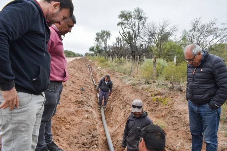 Ejecutan un importante operativo de obras hídricas en Los Llanos