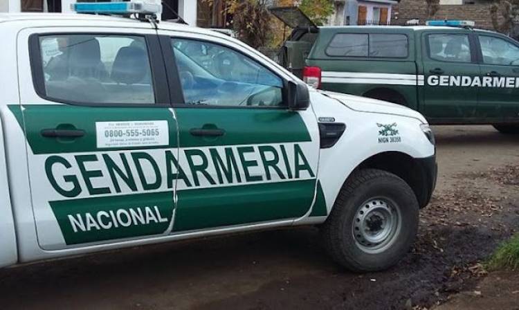 Gendarmería incautó neumáticos y hojas de coca en un control