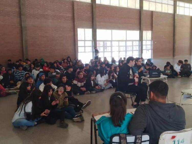 Democracia Joven: finalizó el ciclo de talleres en escuelas secundarias del departamento
