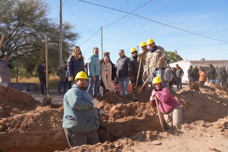 Quintela constató el avance de la obra Anillado Sur, que busca solucionar la distribución de agua en el sur de Chepes