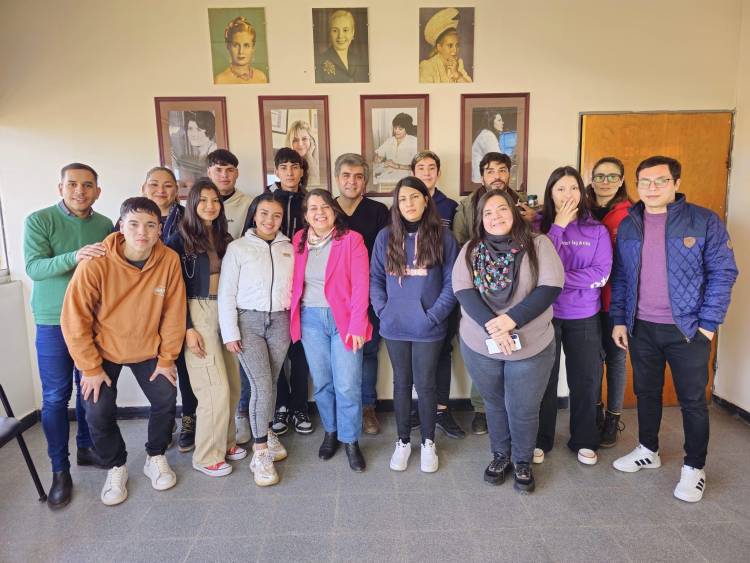 Chepes: Visita de alumnos de 5° año de la escuela de El Cadillo