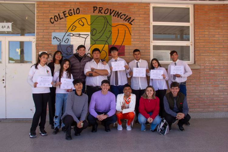 Participación de Jóvenes: Asumieron autoridades de centros de estudiantes en el departamento