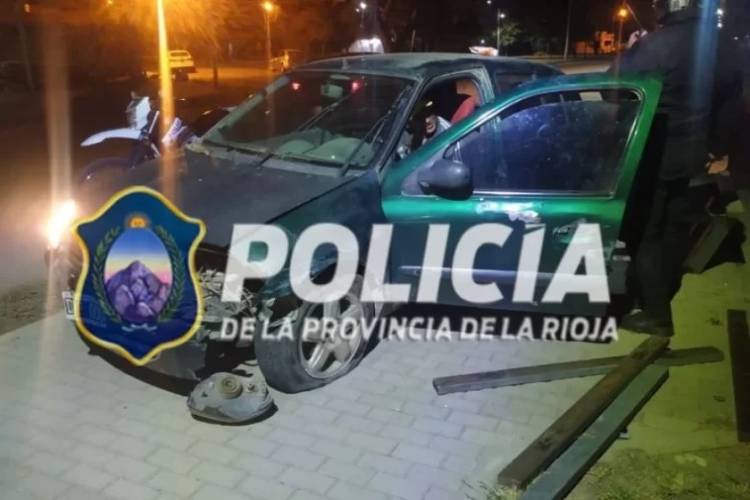 Chamical: delincuente robó un auto de una fiesta, chocó y terminó detenido