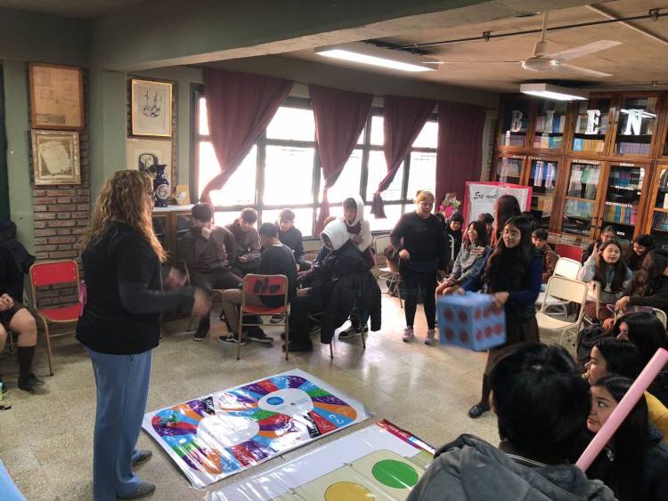 Los Centros Periféricos de salud Kolping y las Toscas, dictaron taller en la escuela Normal Juan Facundo Quiroga