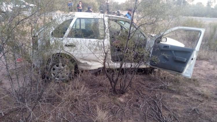 Vuelco de un automóvil en Ruta Nacional N°141