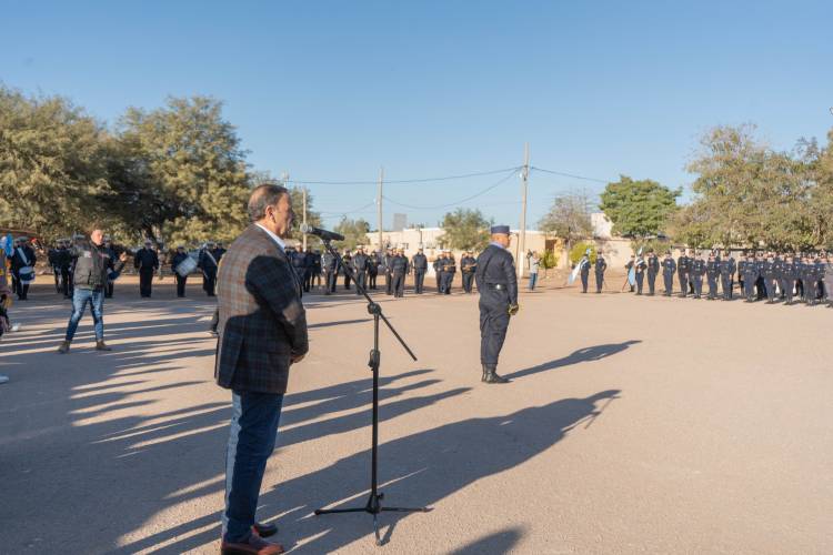 Más de 300 cadetes del ISFISP juraron fidelidad a la bandera nacional