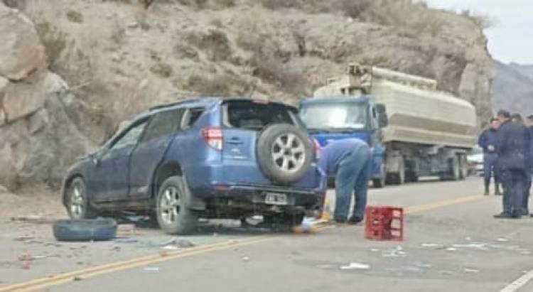 Mujer octogenaria murió tras impactar su camioneta contra el cerro