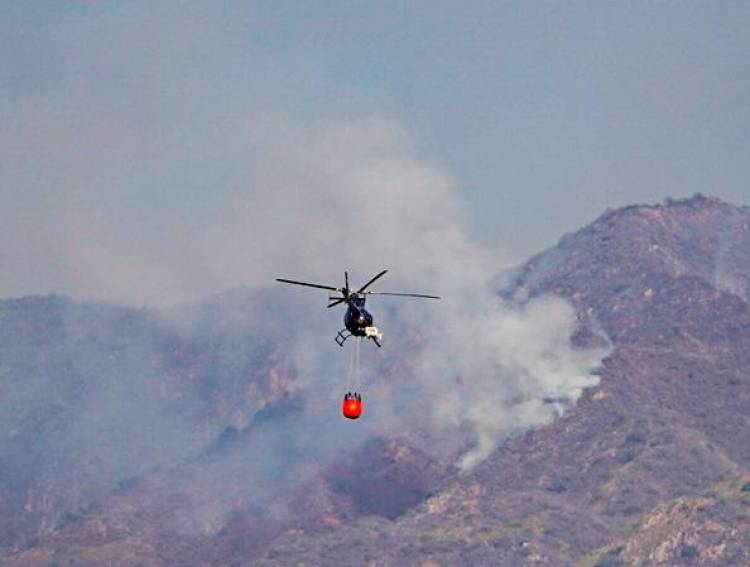 El incendio se encuentra controlado pero activo en el perímetro suroeste 