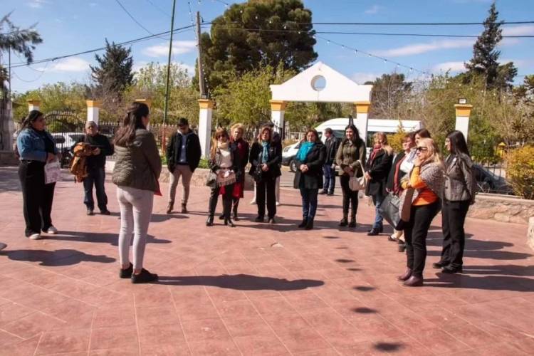 Ulapes: Municipio y hacedores visitaron lugares históricos y culturales