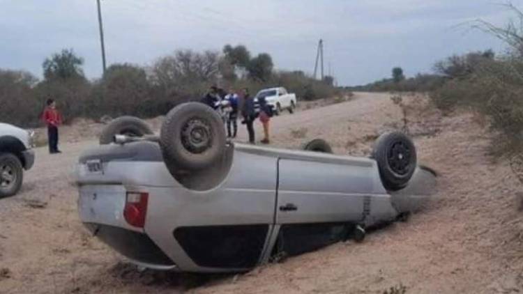 Vuelco de automovil en cerca  de San Antonio