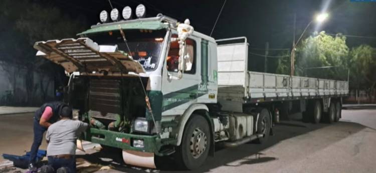 Portezuelo: Transportista salvó su vida de milagro al chocar con una vaca