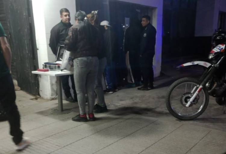 Chamical: fuerte operativo policial en pleno centro de la ciudad