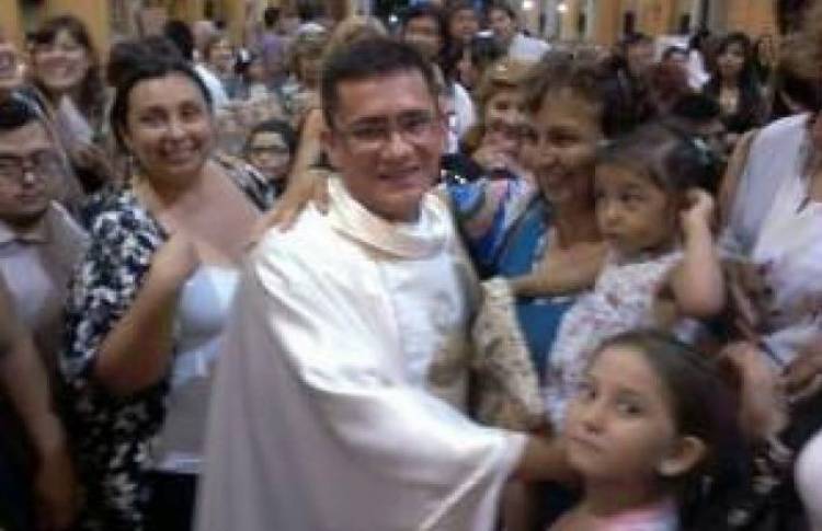 Advierten sobre sacerdote excluido de la Iglesia Riojana