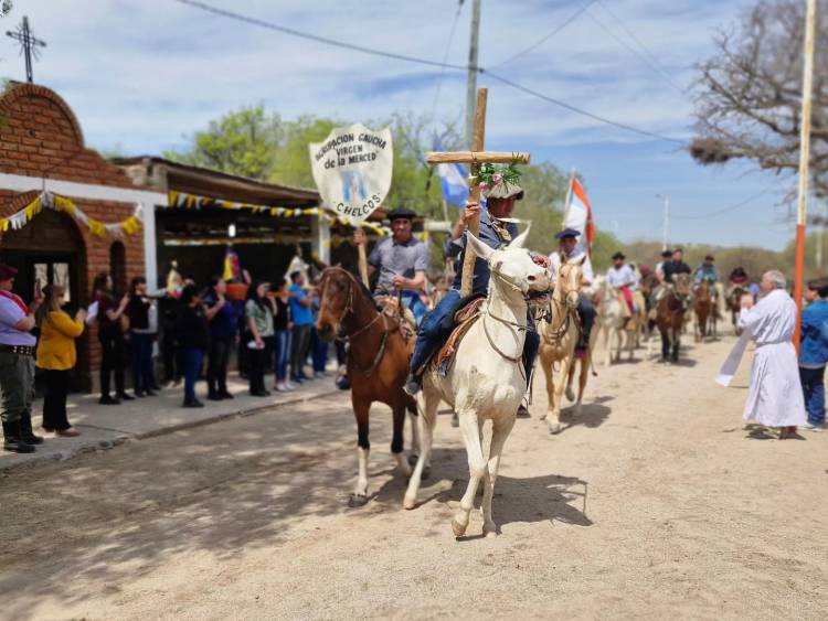 En Chelcos: Celebración de las fiestas patronales junto a toda la comunidad