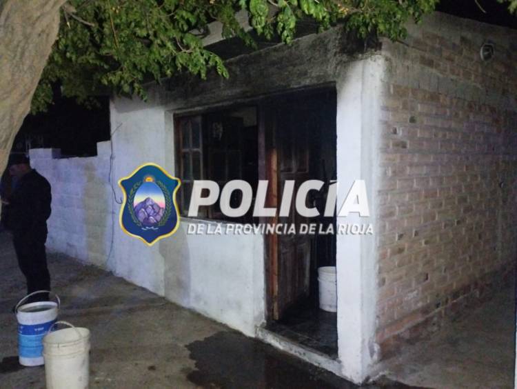 Chepes: Incendio de una vivienda en barrio YPF 