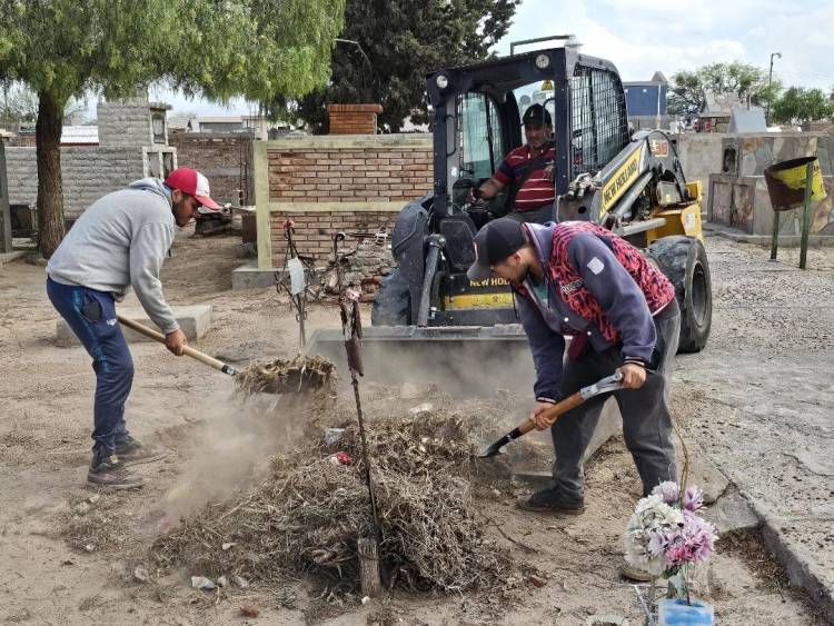 Cementerio de Chepes: continúan las obras de remodelación y mantenimiento