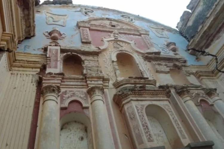 La historia del Antiguo Templo en honor a San Nicolás de Bari en Ambil