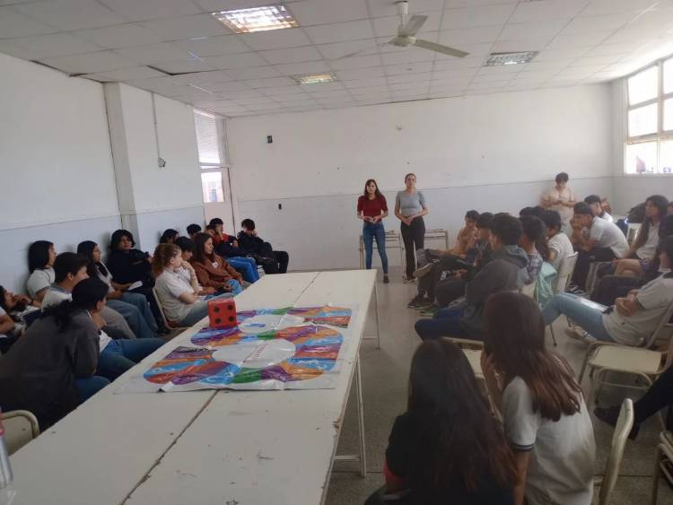 Colegio Provincial “Ariel Ramirez”: dictan taller de salud sexual y reproductiva