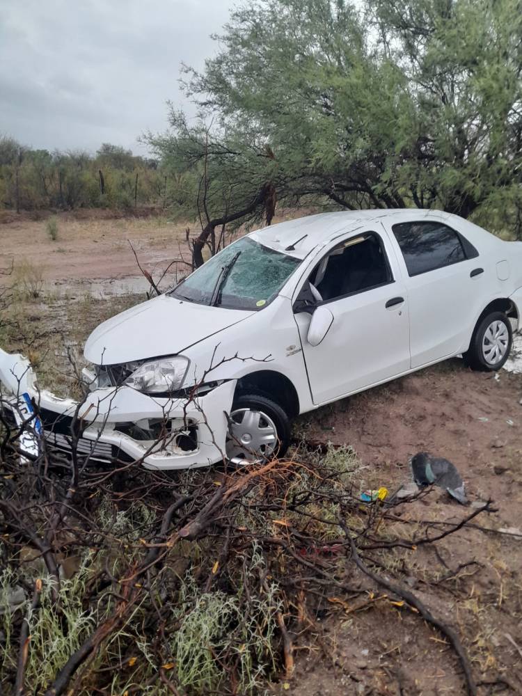 Catuna: Hombre internado por vuelco de automóvil 