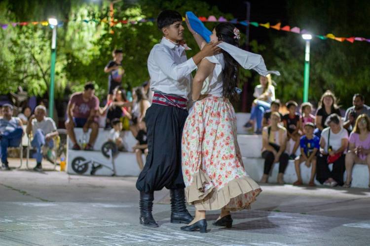 Con Baile, Música y Canto: Se realizó la Caminata de la Navidad Llanista